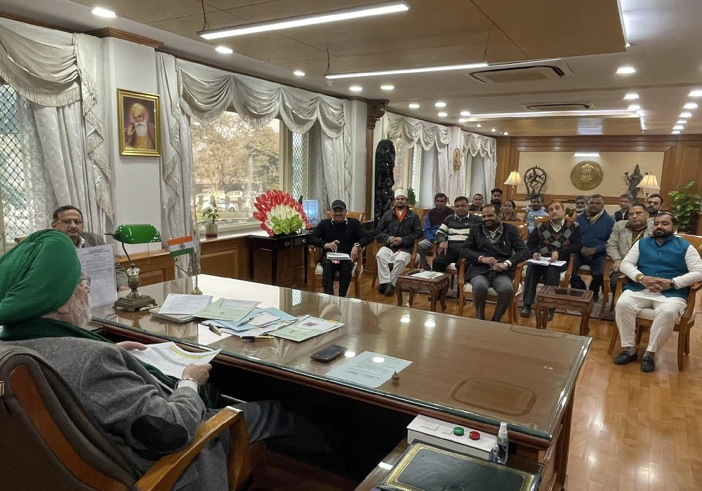 Meeting with a delegation of residents of Navjeevan Nehru Camp led by South Delhi Member of Parliament- Sh Ramesh Bidhuri Ji