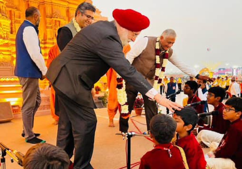 Blessed the young children who beautifully recited sacred shlokas & hymns at the Pramukh Swami Maharaj Shatabdi Mahotsav in Ahmedabad