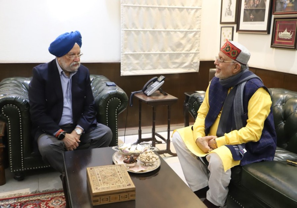 Always a delight to meet my friend, senior party leader & Uttar Pradesh Minister for Finance & Parliamentary Affairs, Sh Suresh K Khanna Ji in my office today.