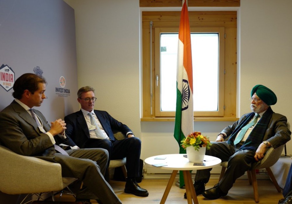 Met Mr. Jeremy Weir, Executive Chairman & CEO; & Mr Richard Holtum, Head of Gas, Power & Renewables & Member of the Executive Committee trafigura Group which has an extensive presence across the energy value chain, connecting sources of energy to delivery