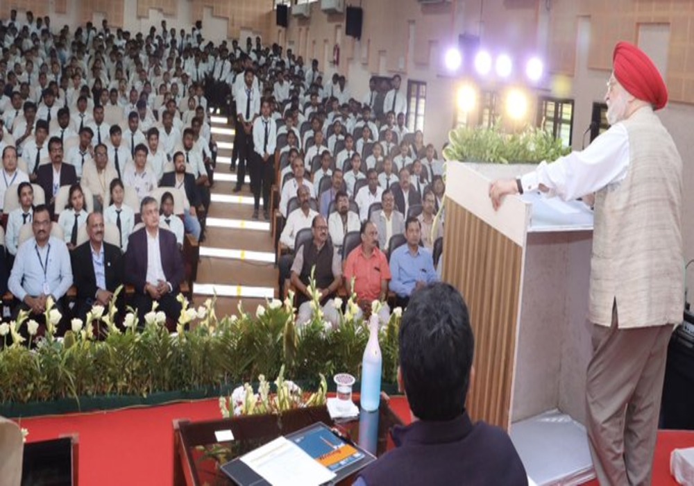 Held an engaging interaction with bright engineering students of Government College of Engineering in Chandrapur