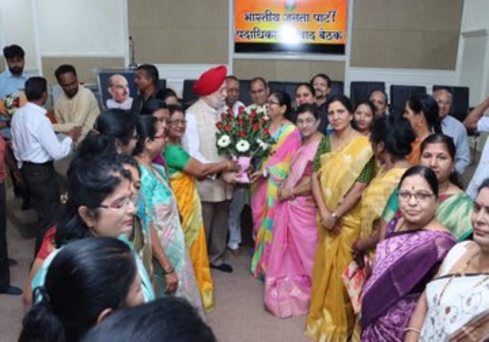 भारतीय जनता पार्टी की नारी शक्ति! Very happy to interact with the dedicated & hardworking members of BJP Mahila Morcha at the party office in Chandrapur, Maharashtra today.