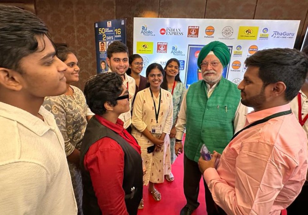 Delighted to interact with a group of young UPSC aspirants after my session at #ThinkEdu2024 Conclave in Chennai today!