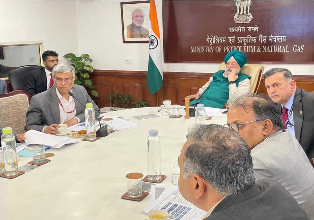 Reviewed the capital expenditure & progress of the important ongoing projects anchored in the Ministry of Petroleum and Natural Gas, Government of India across the country