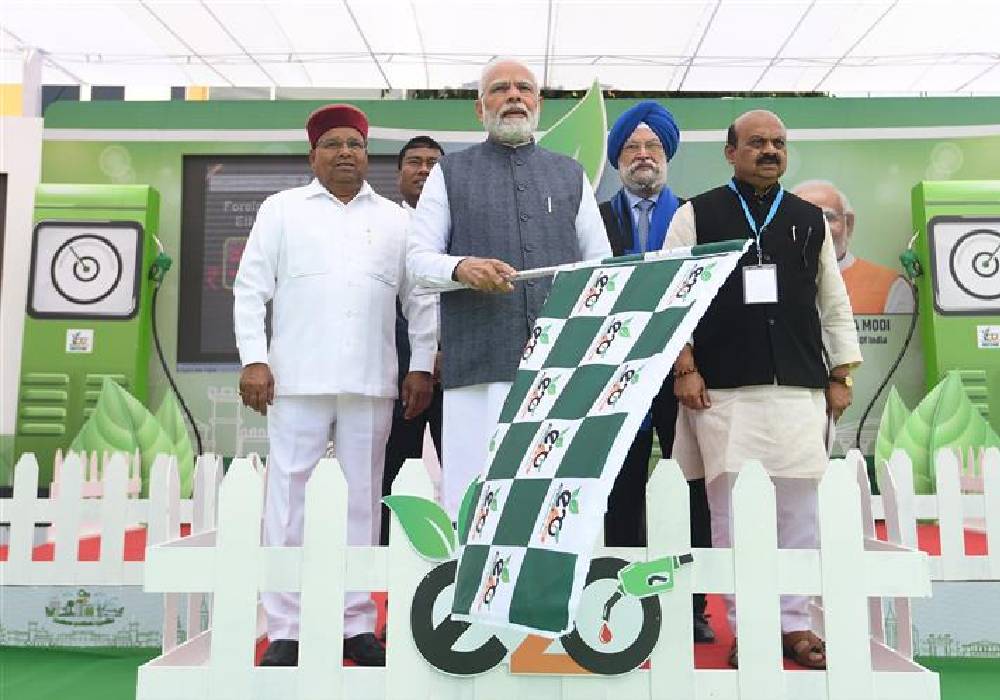 Glimpses of the India Energy Week inaugural ceremony where PM Modi ji launched twin burners Solar Cook Top, E20 and Green Mobility Rally