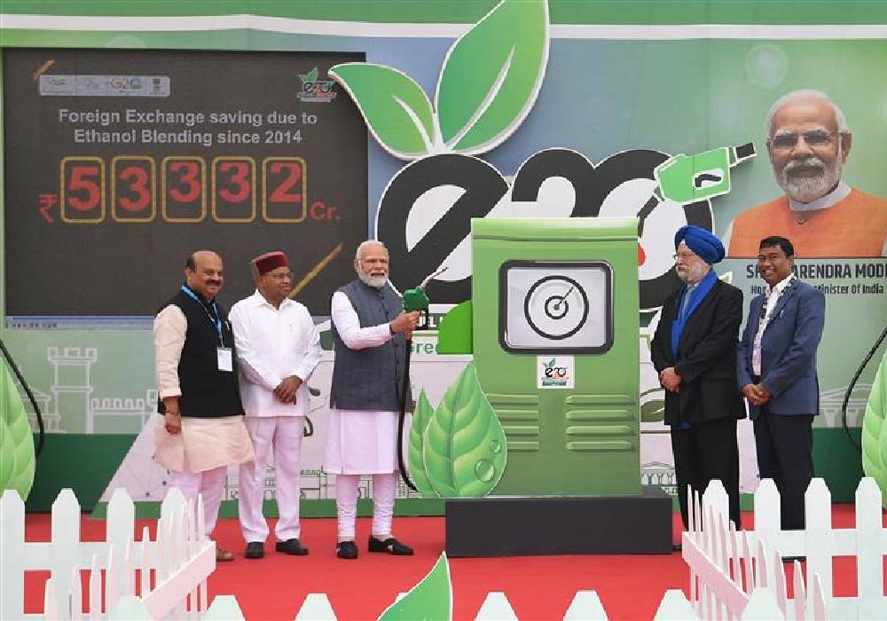 Glimpses of the India Energy Week inaugural ceremony where PM Modi ji launched twin burners Solar Cook Top, E20 and Green Mobility Rally