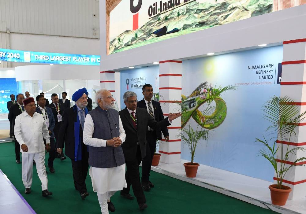 Glimpses of the India Energy Week inaugural ceremony where PM Modi ji launched twin burners Solar Cook Top, E20 and Green Mobility Rally
