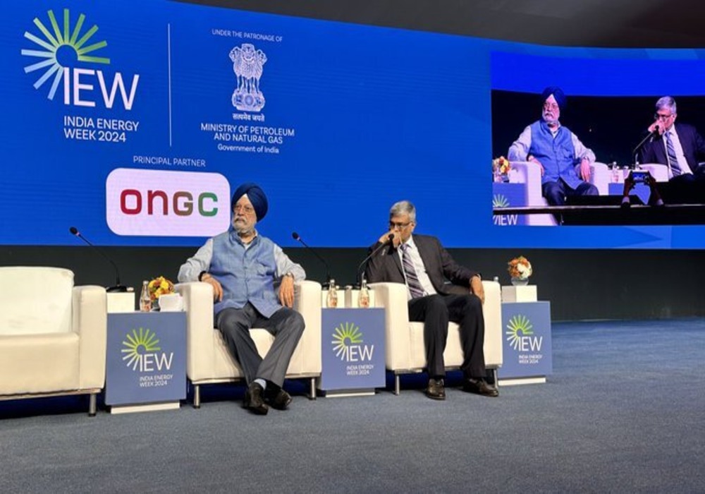 The huge success of the event & the way it has come to acquire a prominent place among global energy platforms reflects the confidence & seriousness with which the world views the India Growth Story, our journey towards energy self-sufficiency & green ene