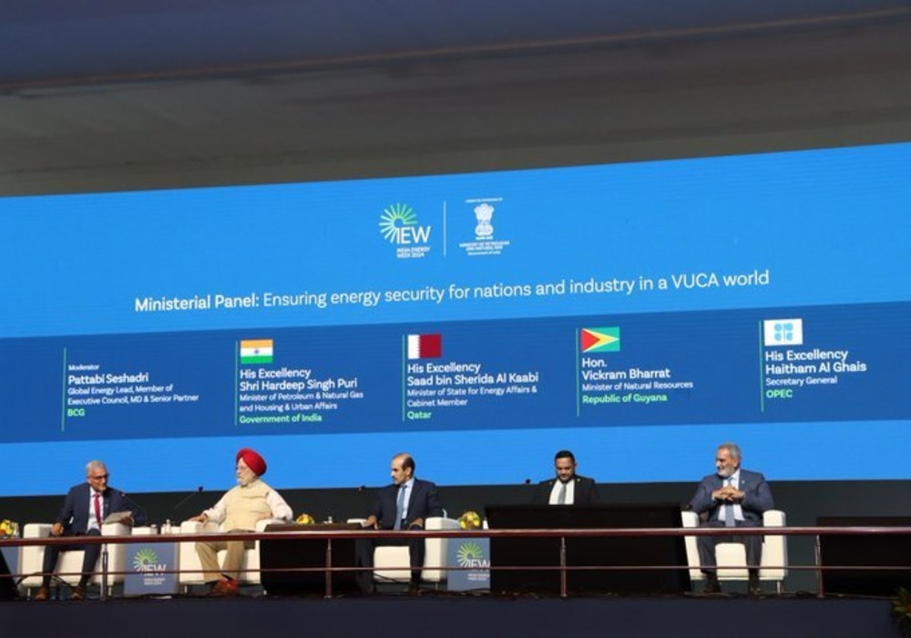 Participated in the Ministerial Panel on “Ensuring Energy Security for Nations and Industry in VUCA World” with HE Saad Sherida Al-Kaabi, MoS Energy Affair, Qatar; HE Vickram Bharrat, Minister of Natural Resources of Guyana & HE Haitham Al Ghais, Secretar