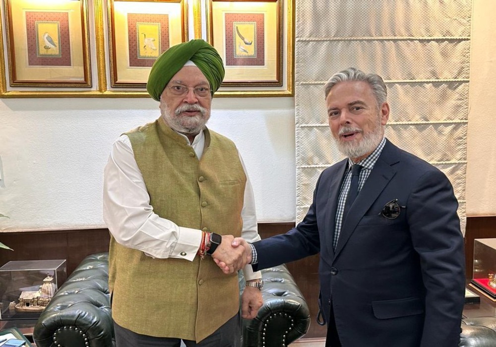 Delighted to receive my old friend & former Foreign Minister of Brazil, Amb Antonio Patriota today.   We held an enriching conversation on a wide array of issues including India’s green energy transition & reminiscenced about our days together as Permanen