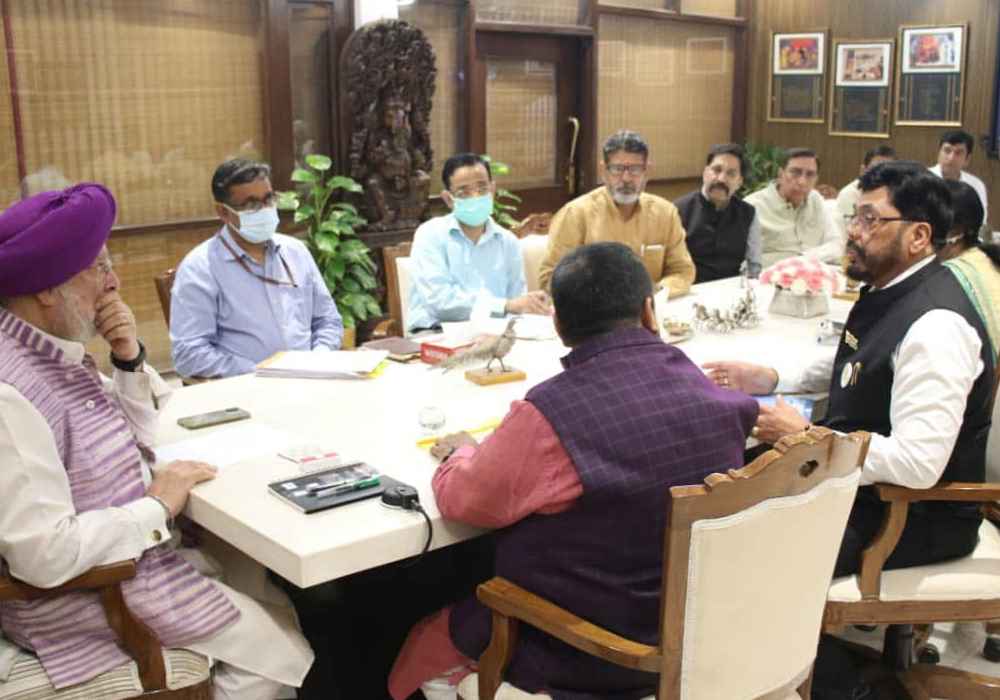 Interacted with a delegation of traders led by Sh Praveen Khandelwal Ji Secretary General - CAIT the world's largest body of traders SME sector.