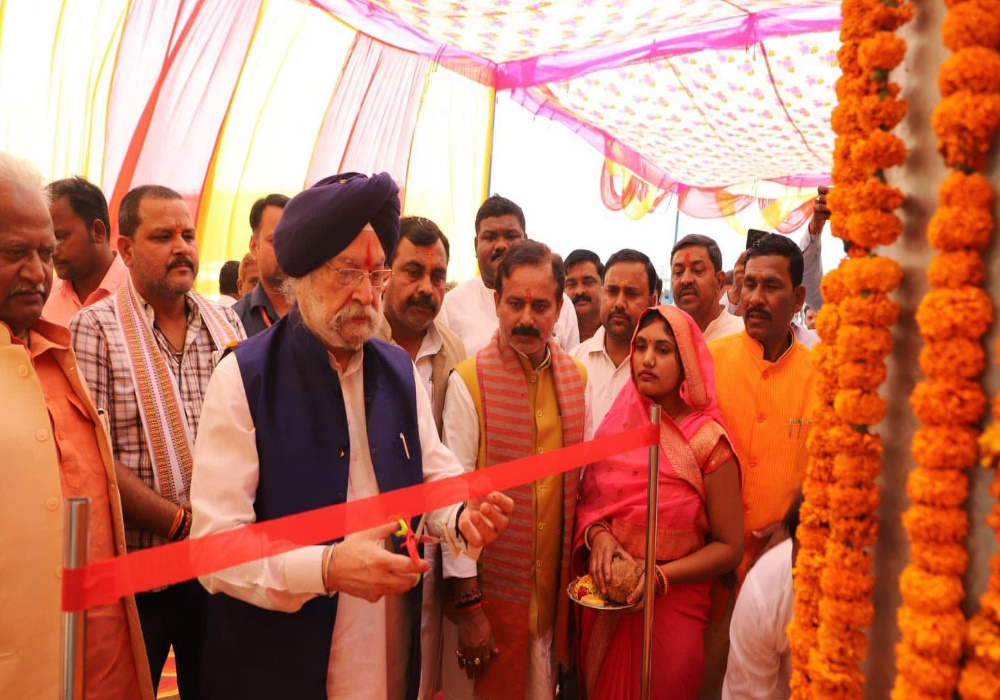 Inaugurated high mast lights in Hinduari in Sonbhadra