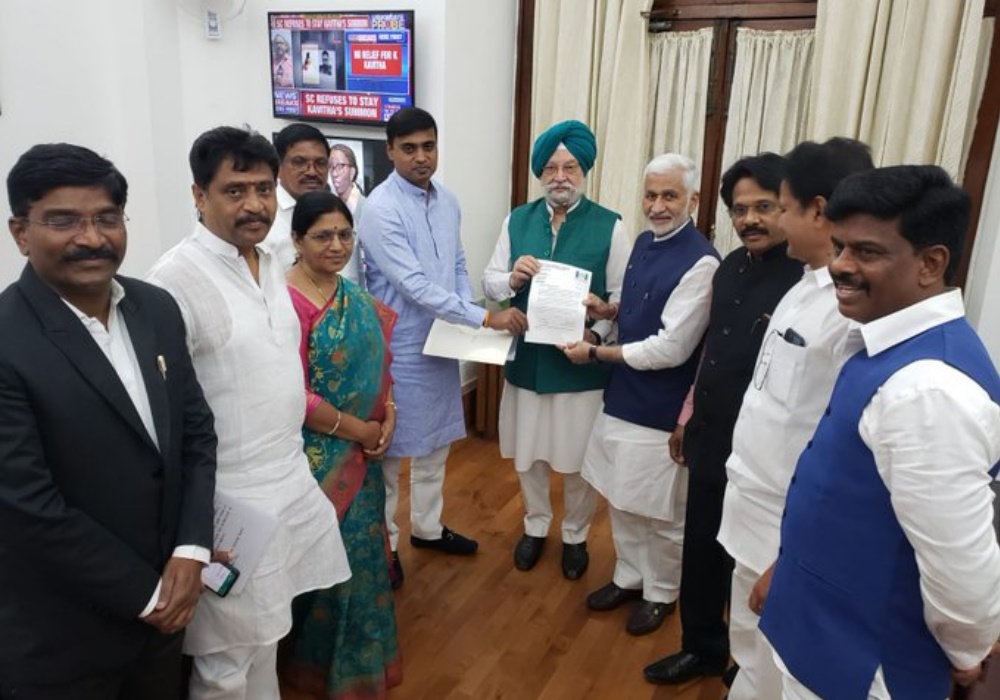 Meeting with a delegation of YSRCP leaders led by Members of Parliament Sh Vijayasai Reddy V Ji & Sh Mithunreddy Ji