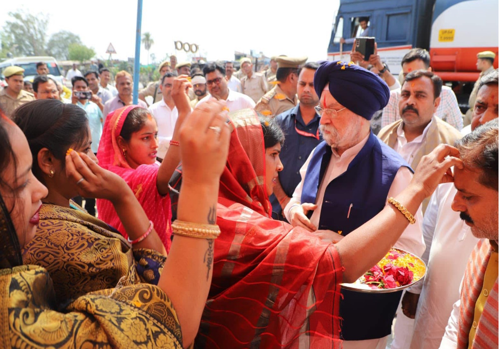 Inaugurated high mast lights in Hinduari in Sonbhadra