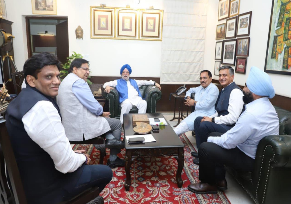 Meeting with Sh Virendraa Sachdeva Ji, President BJP Delhi & a delegation of prominent functionaries & hardworking party Karyakartas including Sh Neelkant Bakshi, Sdr Impreet Singh Bakshi, Sh Harish Khuranna, Sh Vikram Mittal & others