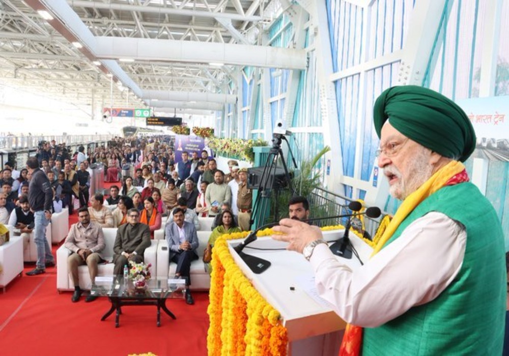 Deeply privileged to be present in Muradnagar at the inauguration of the 17 km long section of the Delhi-Meerut RRTS corridor from Duhai to Modi Nagar North by PM narendra Modi Ji through video conferencing from Kolkata.   With today’s inauguration seamle