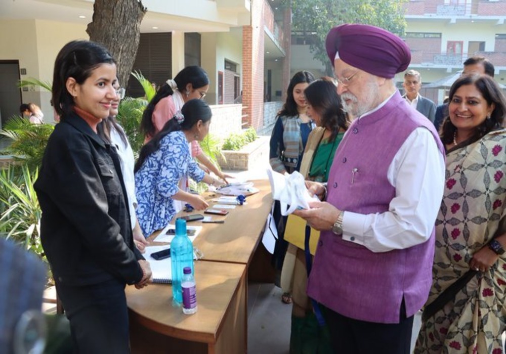 Delighted to interact with the bright students, leaders & change makers of tomorrow, the #ViksitBharatAmbassadors of India’s unprecedented growth story & our exemplary journey into the future under the leadership of PM Narendra Modi Ji at the Inauguration