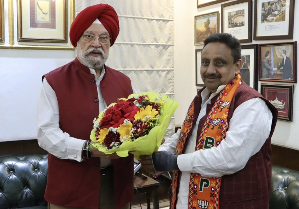 Delighted to meet my friend & BJP4India candidate from Delhi’s Chandni Chowk constituency for Lok Sabha 2024 Sh Praveen Khandelwal Ji.  I have had the opportunity of interacting with Khandelwal Ji in his role as the Secy General of CAITIndia on several oc