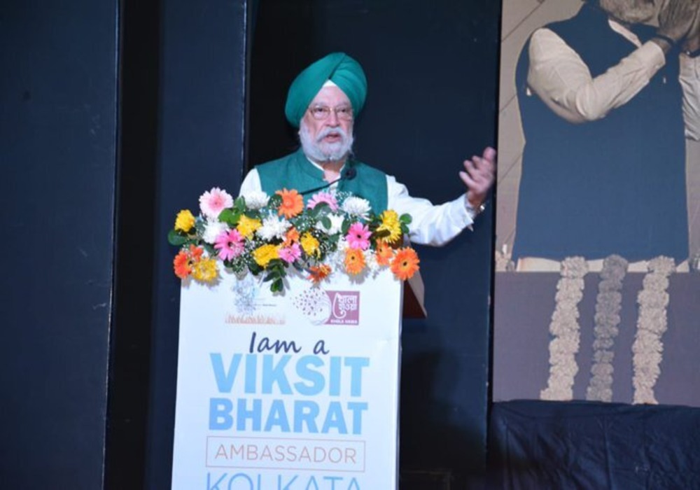 Always a delight to visit the city of joy.   Held an invigorating interaction with a large & knowledgeable gathering of #ViksitBharatAmbassadors on India’s journey towards being #ViksitBharat under the visionary & dynamic leadership of PM Narendra Modi Ji