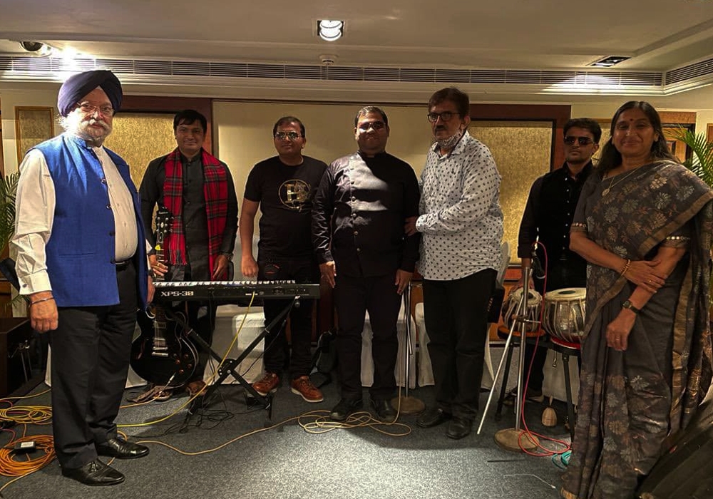 Witnessed the special talent of three immensely talented divyang artistes- Kiran Winkar Ji on flute, Nitesh Sonawane Ji on keyboard & Sachin Patil Ji on Tabla who along with their friend Bhushan played captivating live music at an event in Mumbai. ONGC