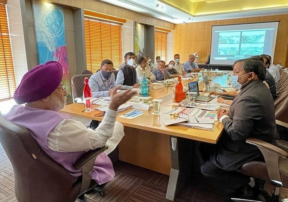 Reviewed implementation & status of various flagship urban missions, schemes & initiatives in Jammu & Kashmir with senior officials of various Govt departments, ULB & CEOs of Smart Cities Missions of Jammu & Srinagar.