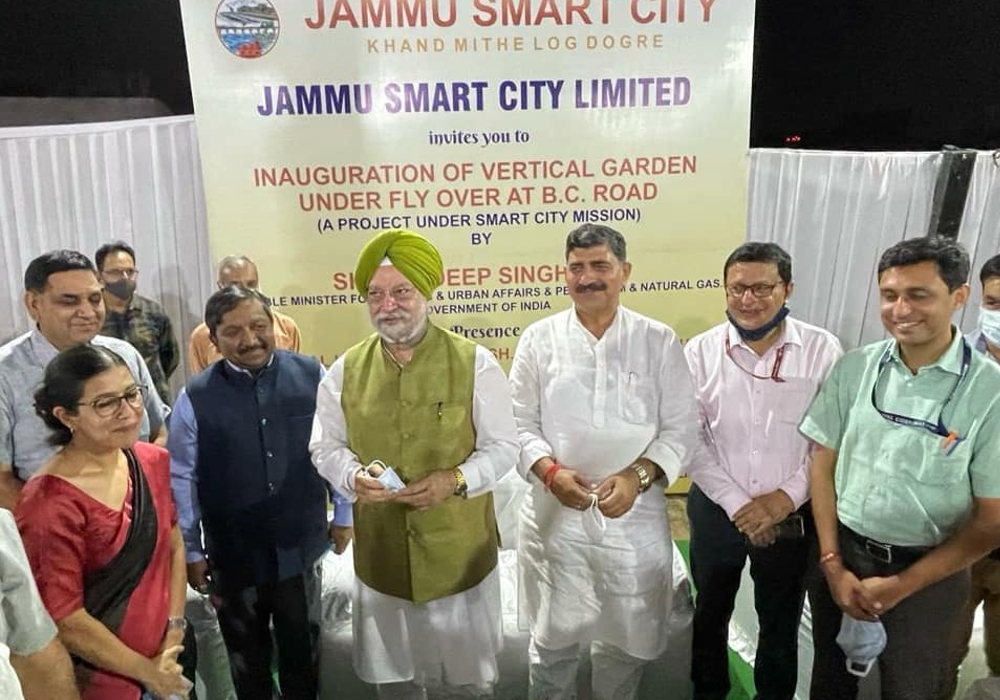 Joined Jammu-Poonch MP Sh Jugal Kishore Sharma ji  & Jammu Mayor Sh Chander Mohan Gupta Ji to inaugurate the first pillar mounted vertical garden of Jammu constructed under Smart City Mission. The vertical garden, with fountains & lights, gives a beautifu