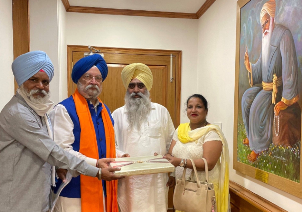 Met Sardar Santokh Gumtala Ji (National Secy - BJP SC Morcha), Sardar Satinder Singh Makowal Ji (BJP District President - Amritsar Rural) and Smt Jeet Kaur Sandhu Ji (Executive Member, Punjab BJP Mahila Morcha)