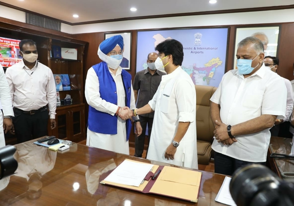 Handed over the baton of Ministry of Civil Aviation, Govt. of India to Shri Jyotiraditya Scindia Ji & Sh Vijay Kumar Singh Ji.