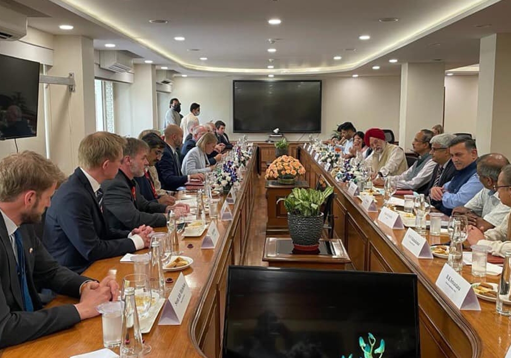 Had a productive meeting with Foreign Minister of Norway HE Anniken Huitfeldt & a business delegation consisting of representatives of leading Energy companies.