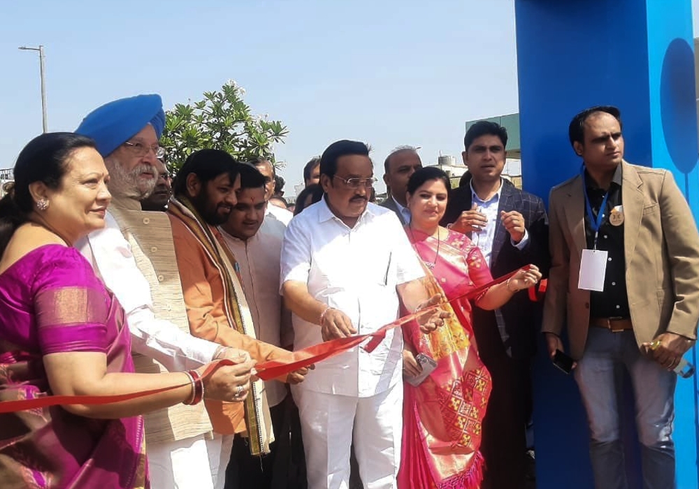 Officials of 100 Smart Cities from across India at the opening of ‘Smart Cities, Smart Urbanization Conference’ in Surat - in the presence of  Sh Kaushal Kishore Ji & Smt Darshana Jardosh Ji, Surat Mayor Smt Hemali Boghawala Ji & others