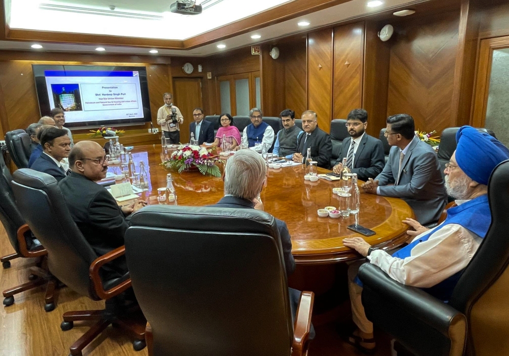 Visited ‘Petroleum House’ the corporate office of HPCL. Reviewed performance, projects under implementation & future plans of the energy sector Maharatna.