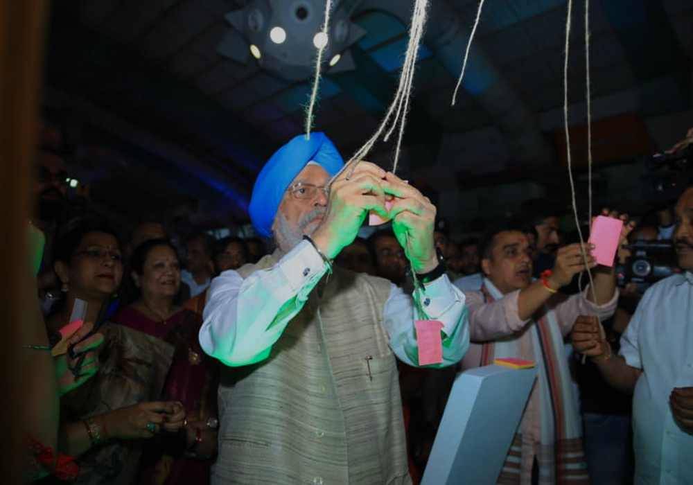 Made a wish for a cleaner, greener & smarter planet at the Wish Tree! ‘Smart Cities, Smart Urbanization Conference’ in Surat!