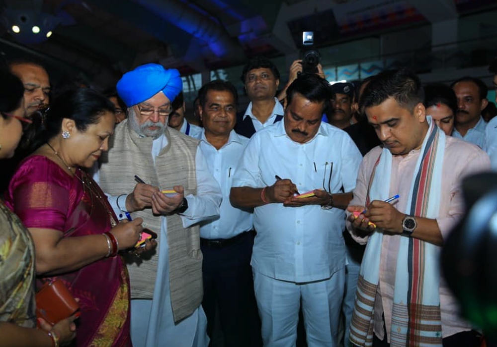 Made a wish for a cleaner, greener & smarter planet at the Wish Tree! ‘Smart Cities, Smart Urbanization Conference’ in Surat!