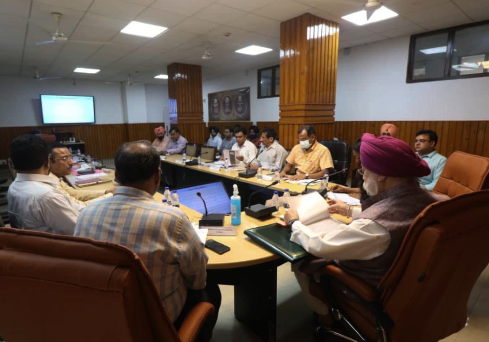 Reviewed  the performance of Ferozepur with officials of the Aspirational District