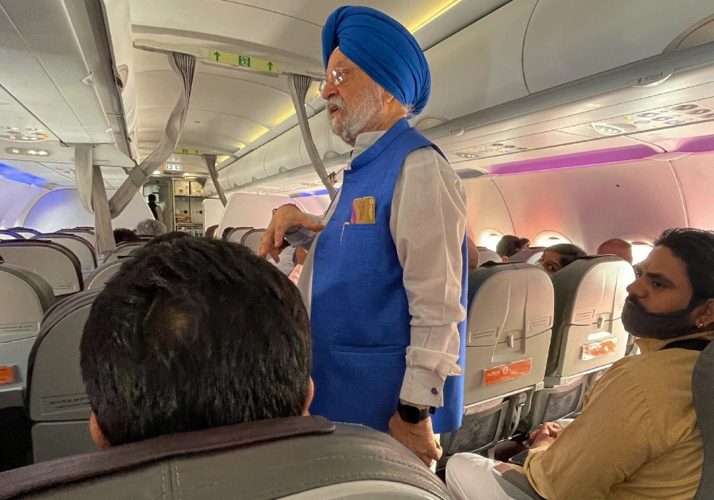 On The way to Mumbai. Sir will review the operations of Indian energy companies & participate in India Economic Conclave 2022