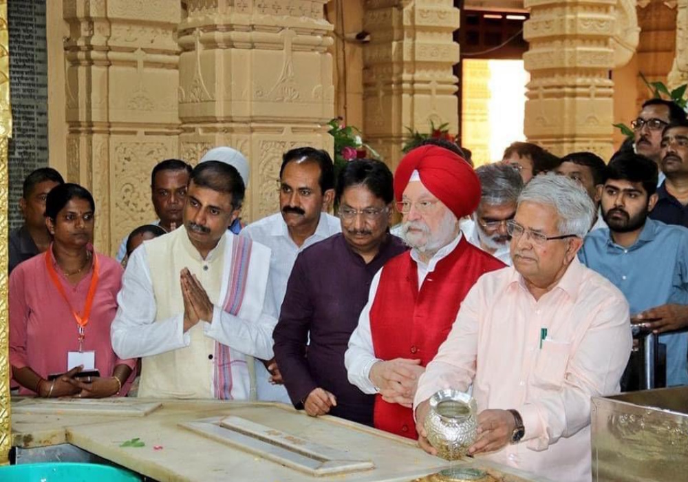 Visited the holy place of the First Aadi Jyotirling Shree Somnath Mahadev & the sacred soil where Lord Shri Krishna took his last journey to Neejdham