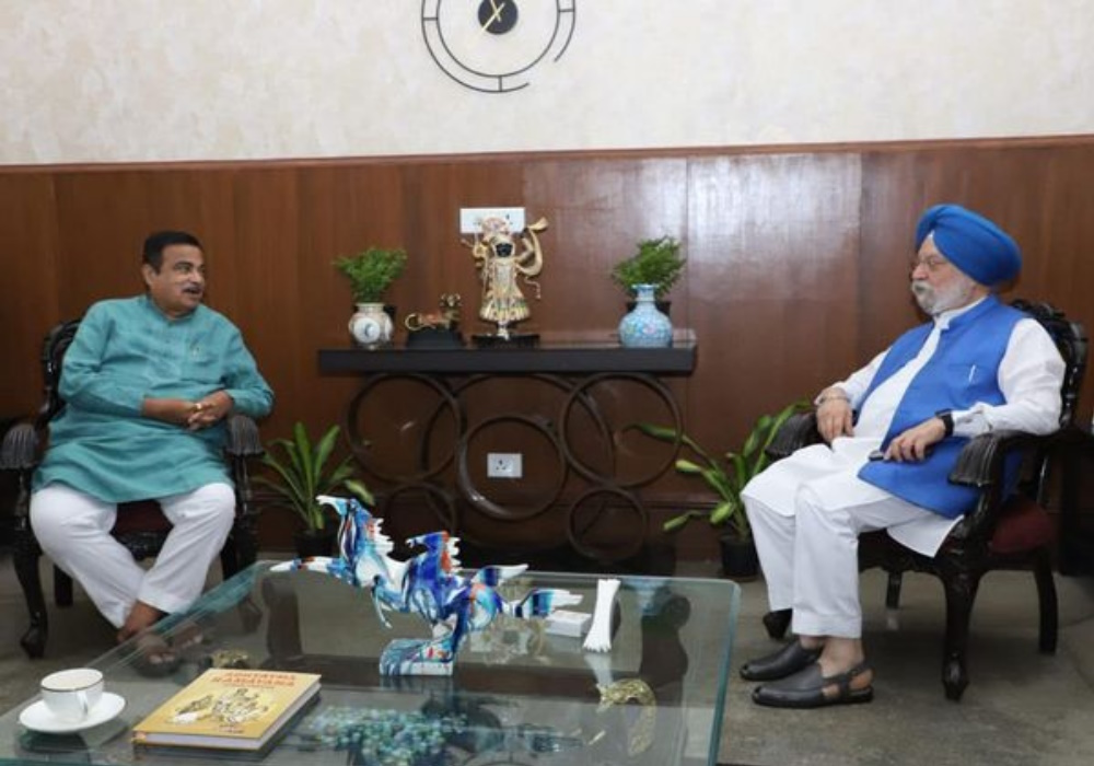 Meeting with Sh Nitin Gadkari Ji, Minister- Ministry of Road Transport and Highways