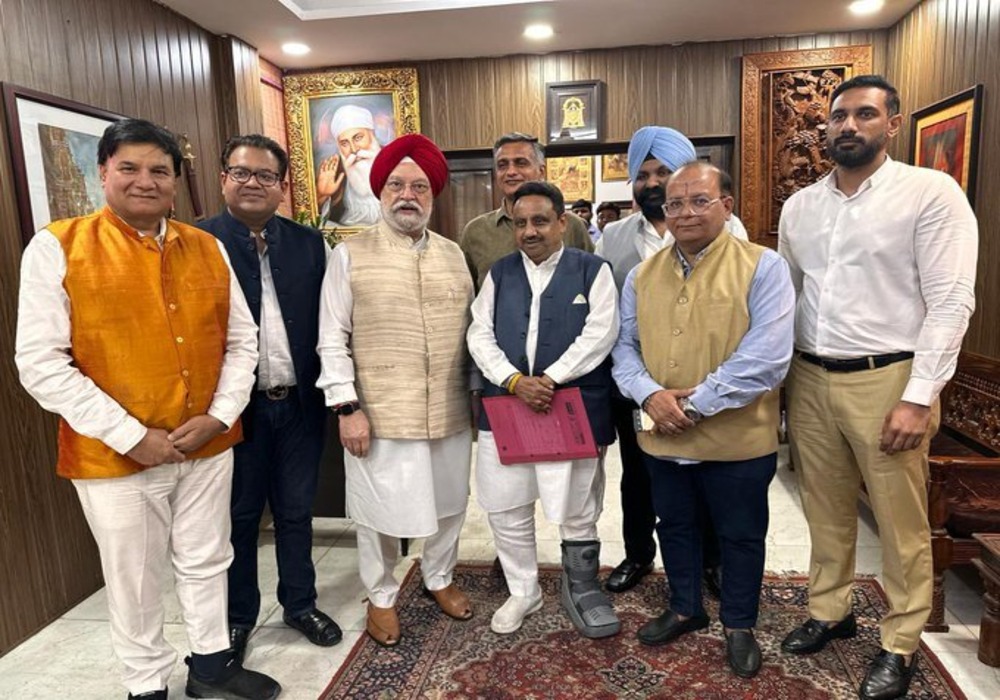 Delighted to meet my friend & BJP4India candidate from Delhi’s Chandni Chowk constituency for Lok Sabha 2024 Sh Praveen Khandelwal Ji & his team along with my friends & committed Karyakartas of BJP4Delhi Sh MrChoudharyS Ji, Sh Neelkant Bakshi Ji & Sardar 