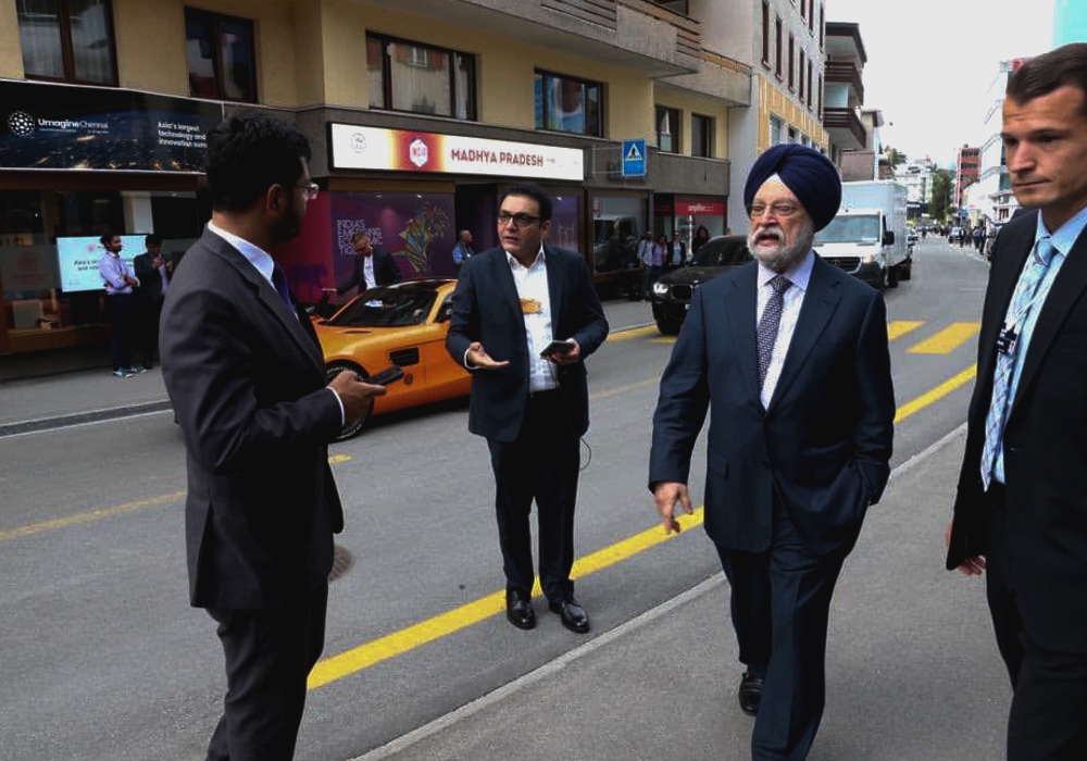 This is India Pavilion which has dominated the promenade at the World Economic Forum in #Davos. Just like the Indian economy being the engine of global growth the promenade is the hub of activity, presence & all the action.