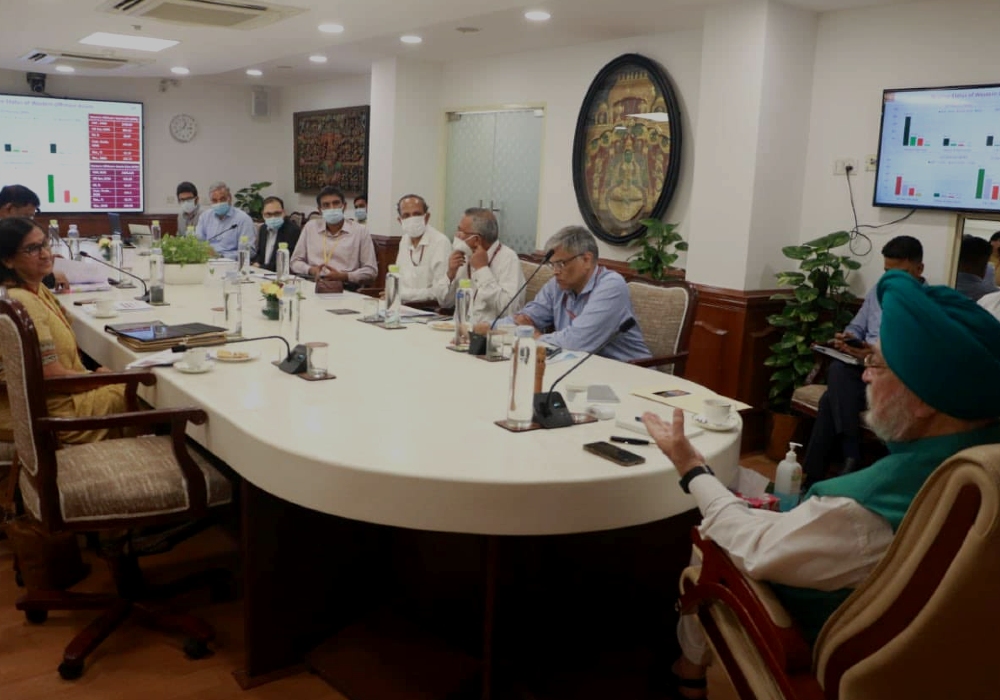 Reviewed the performance & future plans of ONGC Limited, India’s largest crude oil & natural gas company, contributing around 71% to India’s domestic oil production in a meeting with senior management of the company.