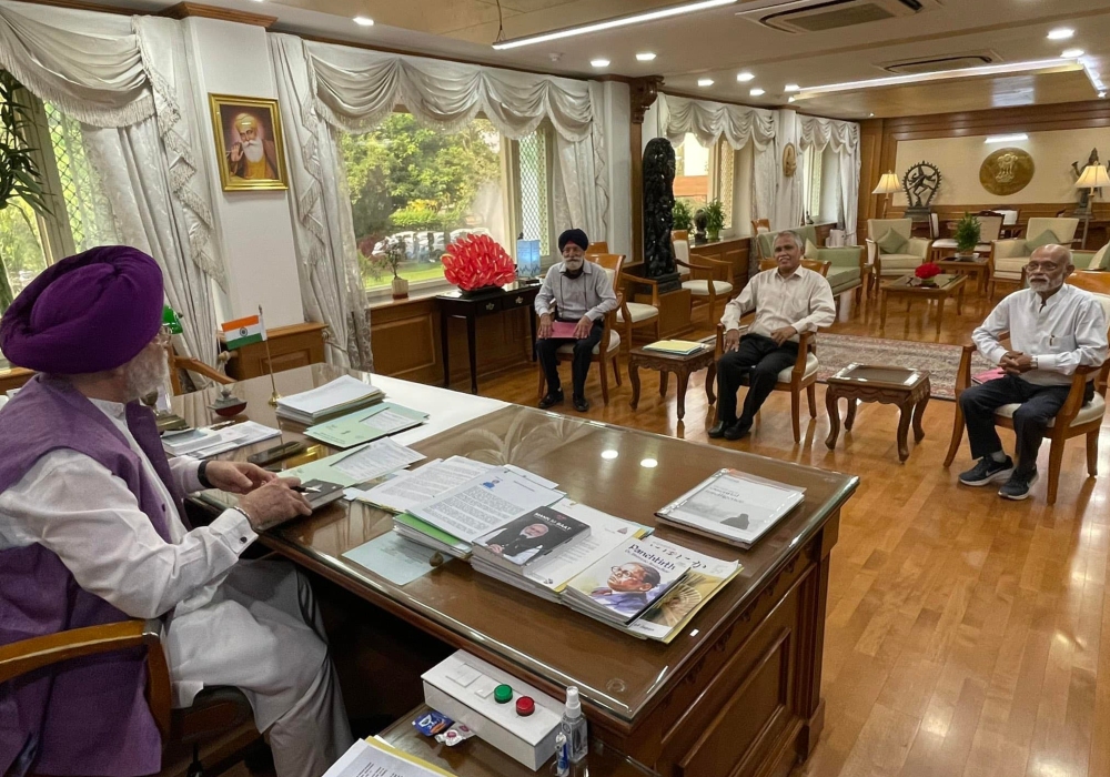 Meeting with the Principal of St Stephen’s College, Prof John Varghese & his colleagues