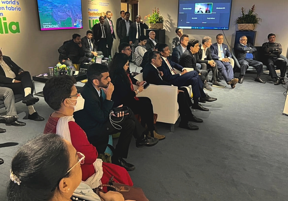 At the end of the first day, sat together with several distinguished members of the Indian contingent to take stock.  Was reassured to know that the India economic opportunity is at the centre of the Davos!