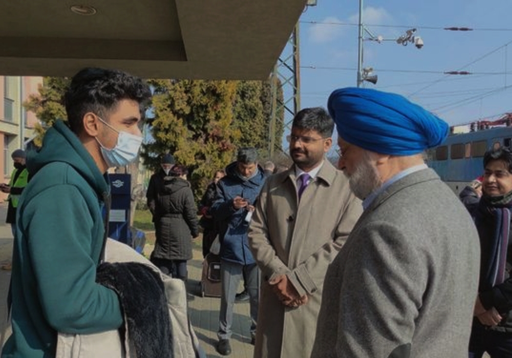 At the Zahony checkpost on Hungary-Ukraine border