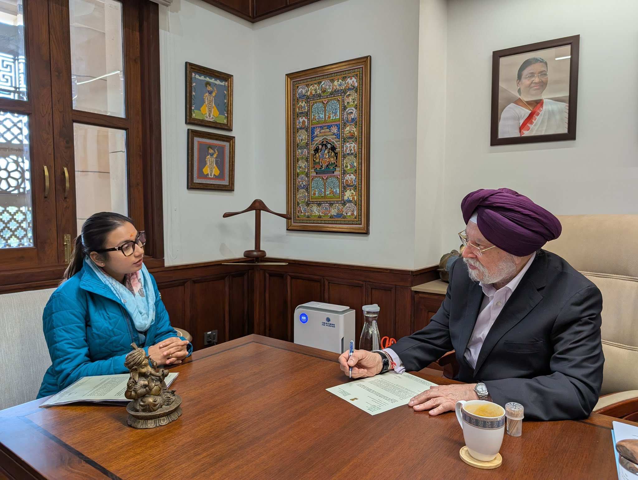Very happy to meet the country’s youngest Member of Parliament, the dedicated and very empowered Ms Shambhavi Chowdhary Ji today