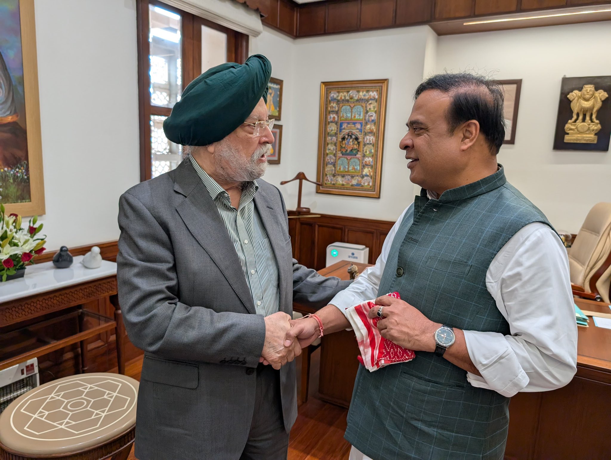 Very happy to meet the popular Chief Minister of Assam Sh Himanta Biswa Sarma Ji in my office today