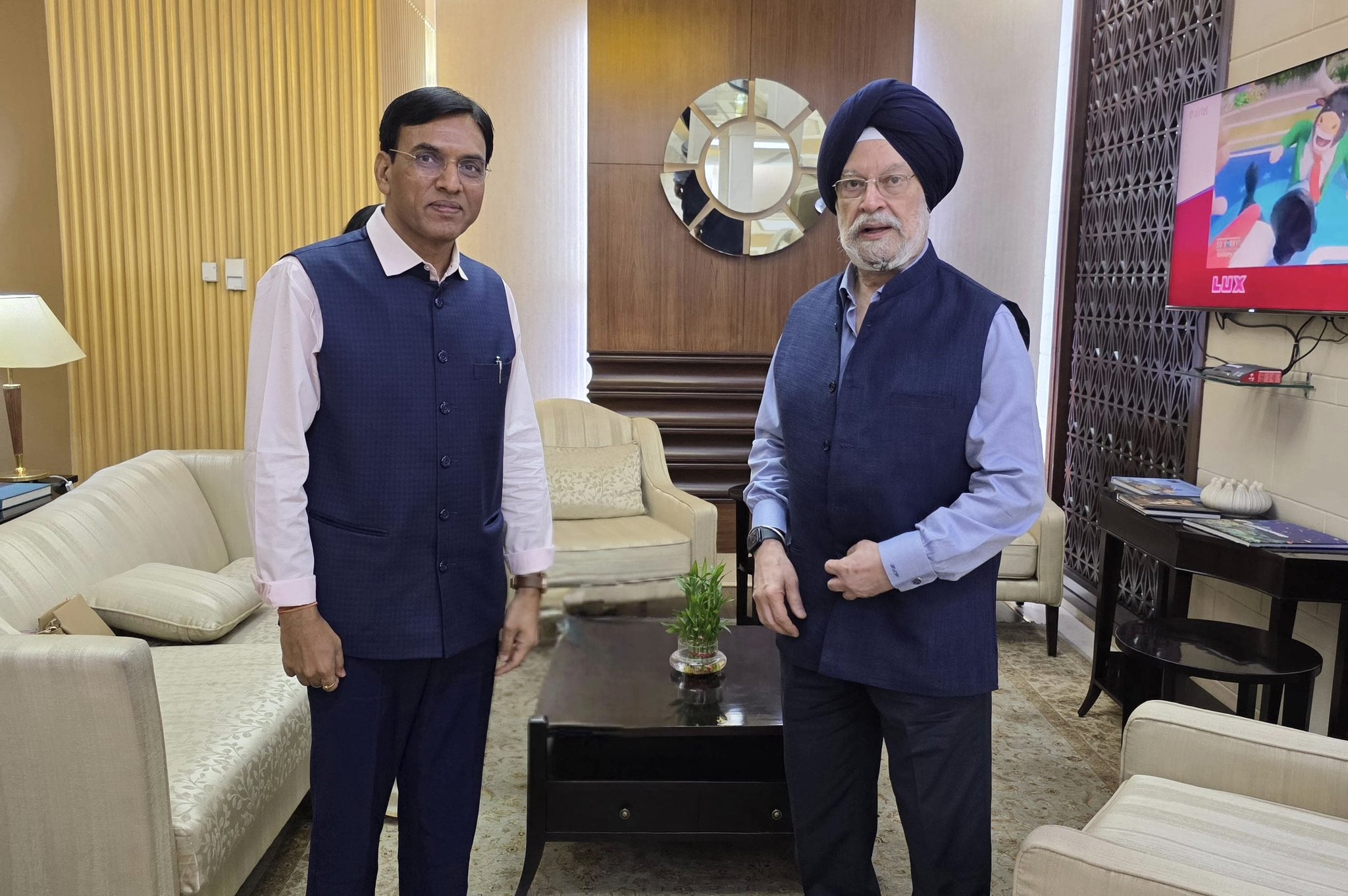 Met my colleagues Dr Mansukh Mandviya  Ji at Delhi Airport