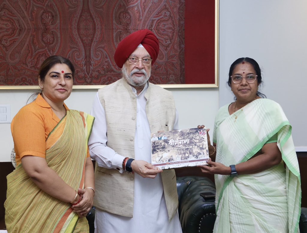 Happy to meet the champions of #NariShakti Smt Vanathi Srinivasan