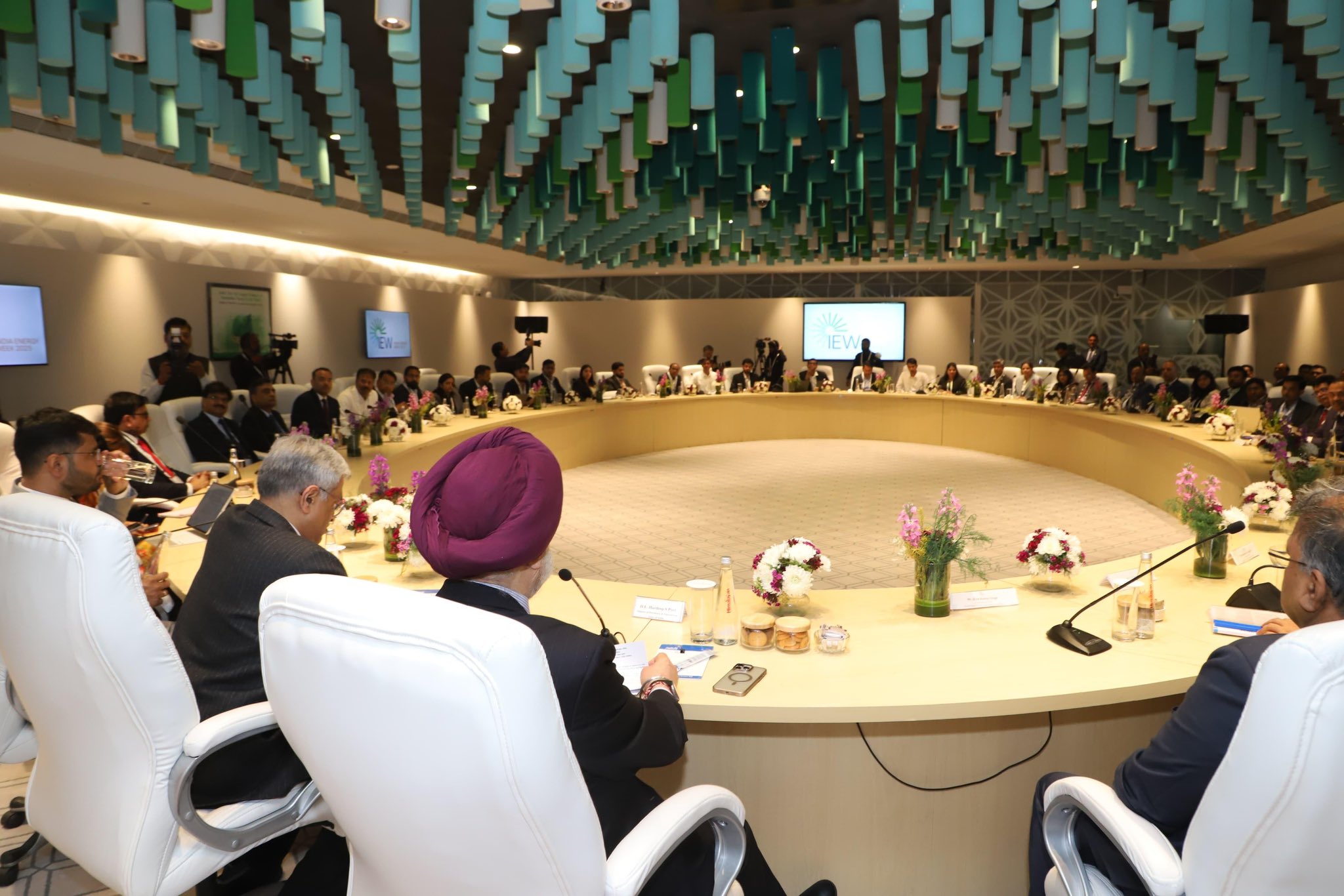 Interaction with financial and market experts, investors & captains of India’s energy sector at #IndiaEnergyWeek2025