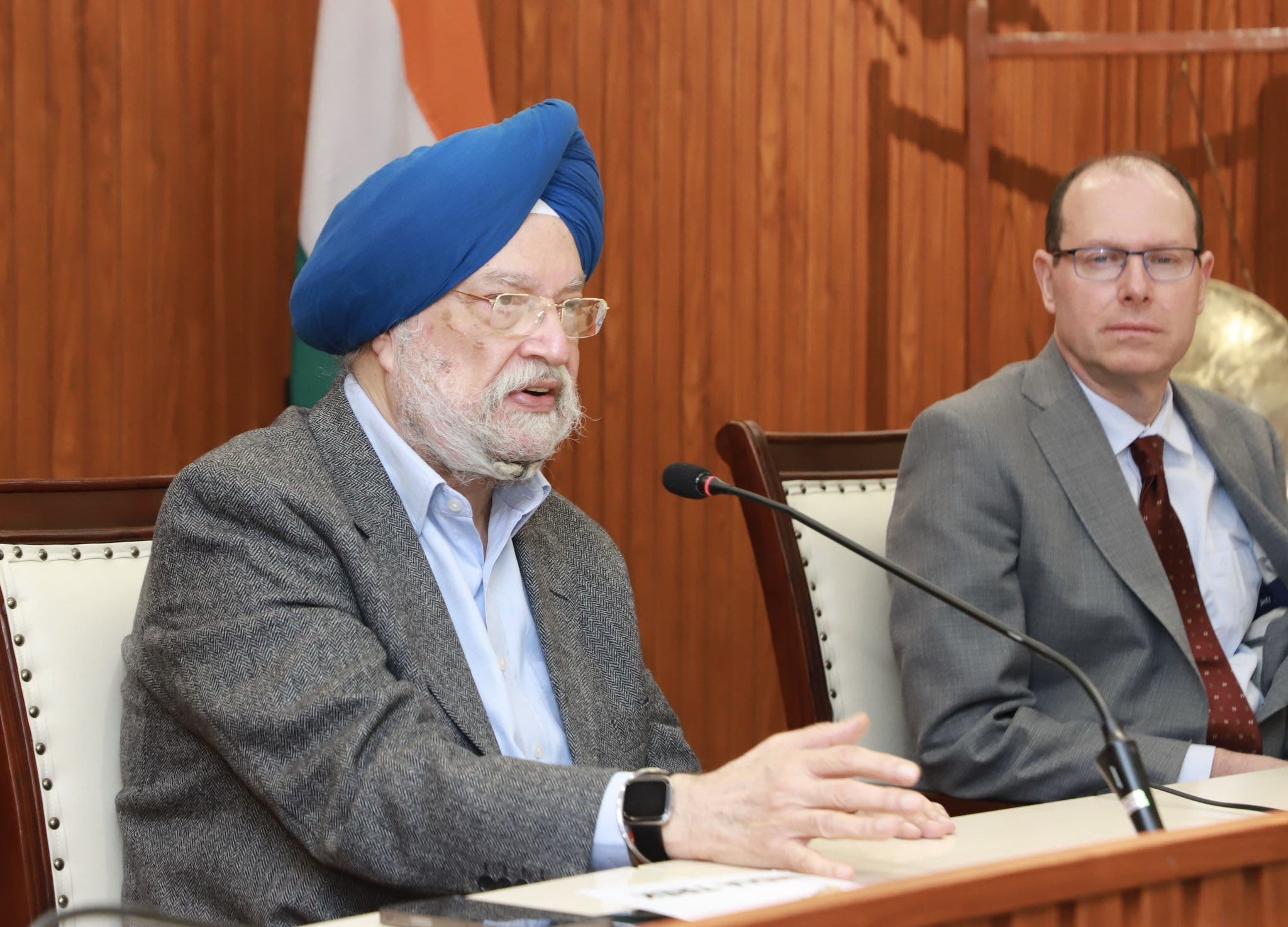 had the opportunity of interacting with a large delegation of young mid-career professionals from Harvard  and MIT  USA