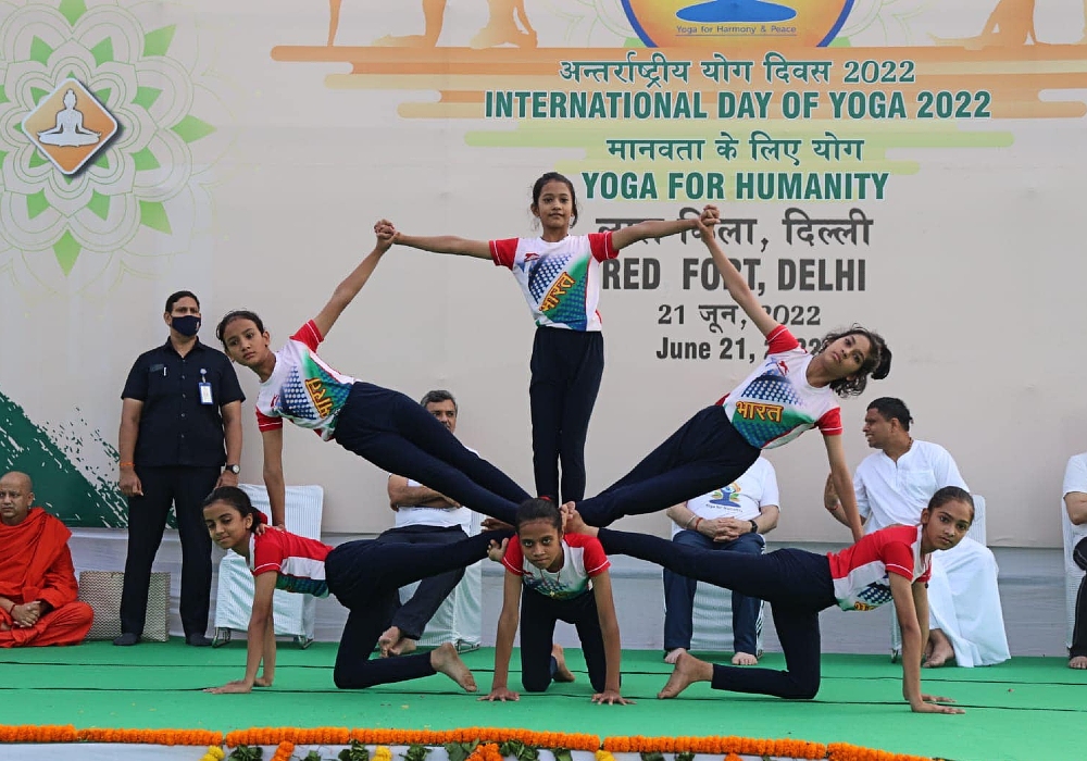 With Acharya Bal Krishna Ji along with more than 12,000 Yoga practitioners, sadhaks & followers of Swami Ramdev Ji at Delhi’s iconic Red Fort to celebrated International Yoga Day 2022.